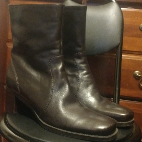 Bandolino NOVEMBRE Leather High Heeled Ankle Booties Fall Fashion Block Heels - Picture 4 of 15